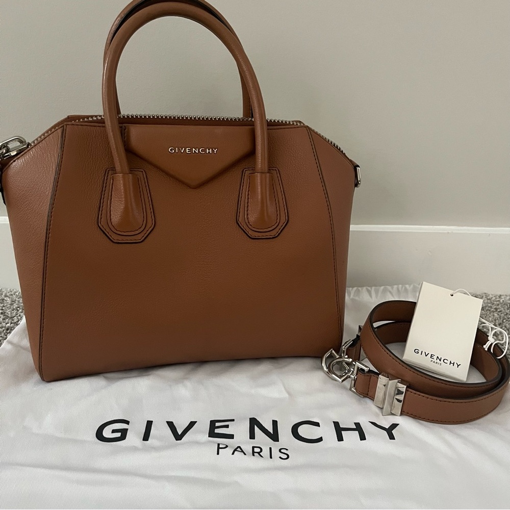 ✨ Givenchy Antigona Small w/ Tags ✨